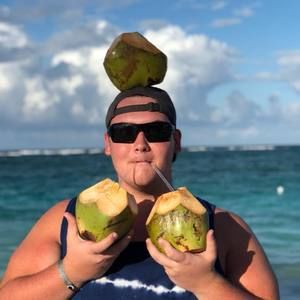 Meet your Posher, Carson